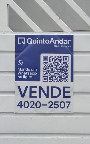 Casa à venda com 100m², 3 quartos e 2 vagas Casa à venda com 100m², 3 quartos e 2 vagasPlaquinha