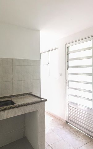 Casa de condomínio à venda com 80m², 2 quartos e sem vaga Casa de condomínio à venda com 80m², 2 quartos e sem vagaCozinha