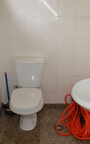 Apartamento à venda com 468m², 4 quartos e 8 vagasBanheiro de serviço