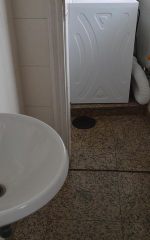 Apartamento à venda com 468m², 4 quartos e 8 vagasBanheiro de serviço