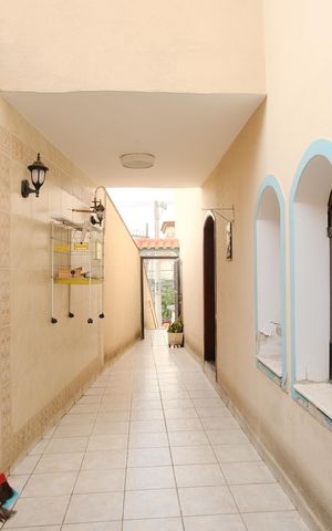 Casa à venda com 140m², 2 quartos e 2 vagasCorredor
