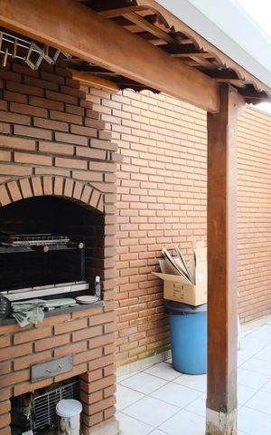Casa à venda com 140m², 2 quartos e 2 vagasQuintal
