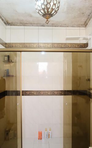 Casa à venda com 140m², 2 quartos e 2 vagasBanheiro