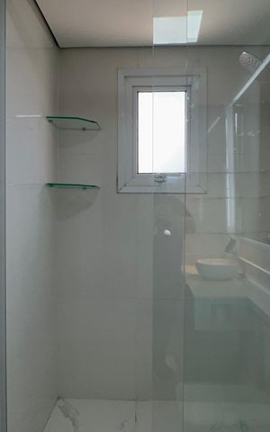 Apartamento à venda com 88m², 2 quartos e 2 vagas Apartamento à venda com 88m², 2 quartos e 2 vagasBanheiro da Suíte