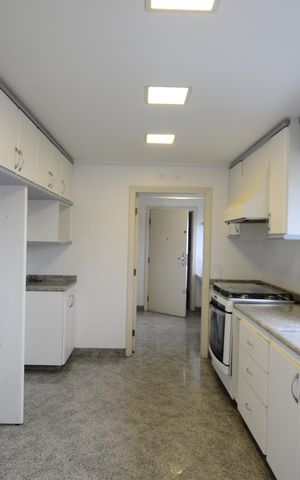 Apartamento à venda com 623m², 4 quartos e 6 vagasCozinha 2