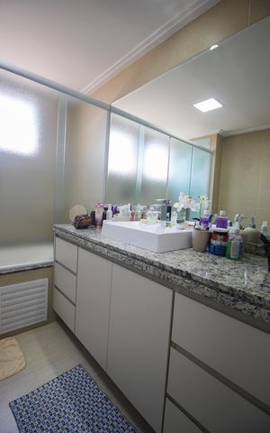 Apartamento para alugar com 145m², 3 quartos e 3 vagasBanheiro da Suíte 1