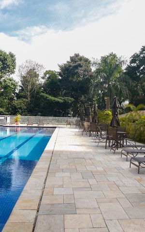 Apartamento para alugar com 145m², 3 quartos e 3 vagas Apartamento para alugar com 145m², 3 quartos e 3 vagasÁrea comum - Piscina