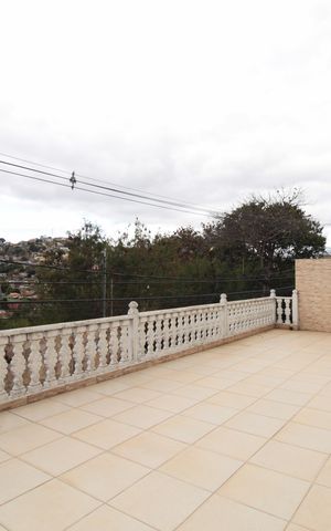 Casa à venda com 360m², 3 quartos e 2 vagasVaranda