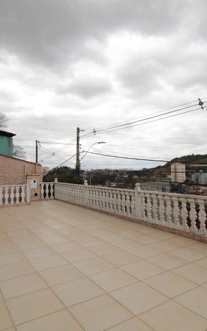 Casa à venda com 360m², 3 quartos e 2 vagasVaranda