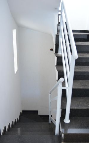 Casa à venda com 88m², 2 quartos e 1 vagaEscada