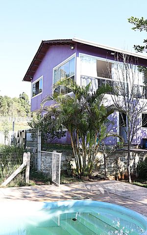 Casa para alugar com 200m², 4 quartos e 6 vagasFachada