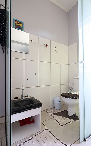 Casa para alugar com 200m², 4 quartos e 6 vagasBanheiro da Suíte 2