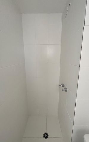 Apartamento à venda com 57m², 2 quartos e 1 vaga Apartamento à venda com 57m², 2 quartos e 1 vagaBanheiro da Suíte
