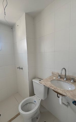 Apartamento à venda com 57m², 2 quartos e 1 vaga Apartamento à venda com 57m², 2 quartos e 1 vagaBanheiro