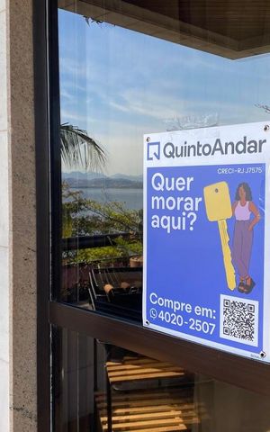 Apartamento à venda com 350m², 4 quartos e 4 vagas Apartamento à venda com 350m², 4 quartos e 4 vagasPlaquinha