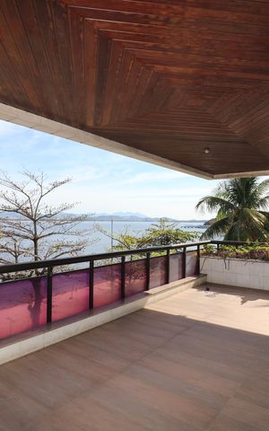 Apartamento à venda com 350m², 4 quartos e 4 vagasVaranda