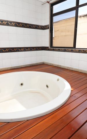 Apartamento à venda com 350m², 4 quartos e 4 vagasBanheiro da Suíte 3