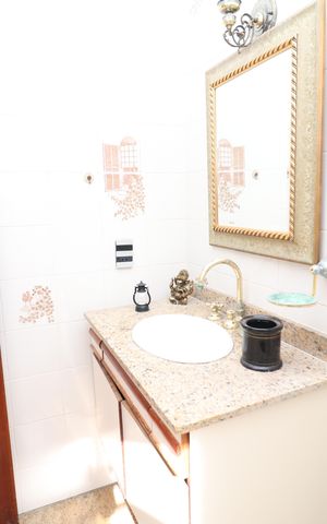 Apartamento à venda com 350m², 4 quartos e 4 vagasBanheiro da Suíte 2