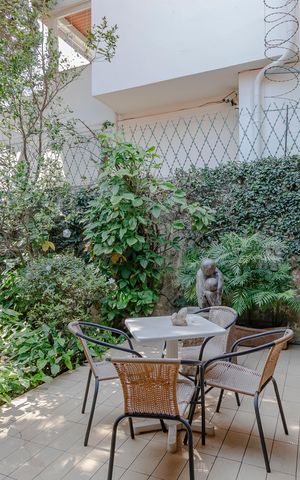 Casa à venda com 330m², 4 quartos e 3 vagas Casa à venda com 330m², 4 quartos e 3 vagasÁrea comum