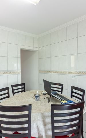 Casa à venda com 250m², 3 quartos e 6 vagas Casa à venda com 250m², 3 quartos e 6 vagasCozinha