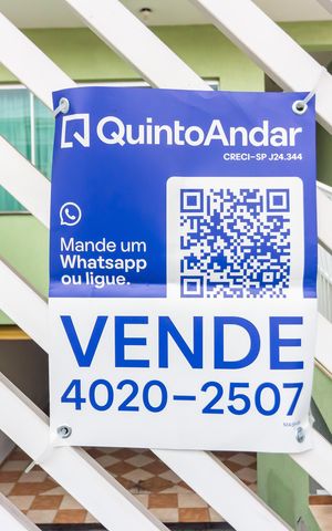Casa à venda com 250m², 3 quartos e 6 vagas Casa à venda com 250m², 3 quartos e 6 vagasPlaca