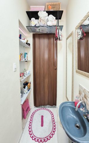 Casa à venda com 303m², 2 quartos e 1 vaga Casa à venda com 303m², 2 quartos e 1 vagaBanheiro da Suíte