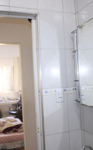 Casa à venda com 180m², 4 quartos e 4 vagasBanheiro social