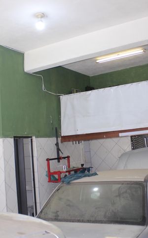 Casa à venda com 180m², 4 quartos e 4 vagasÁrea comum - Salão