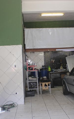 Casa à venda com 180m², 4 quartos e 4 vagasÁrea comum - Salão
