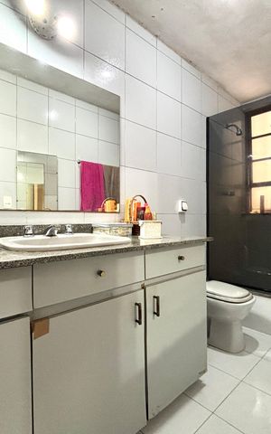 Apartamento à venda com 136m², 3 quartos e sem vagaBanheiro da Suíte