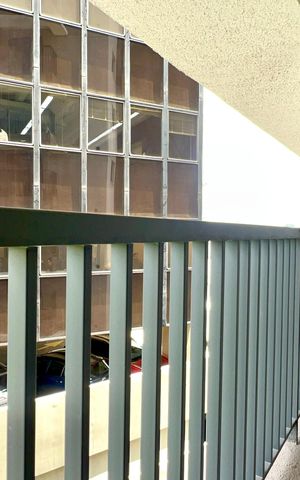 Studio para alugar com 28m², 1 quarto e sem vaga Studio para alugar com 28m², 1 quarto e sem vagaVaranda