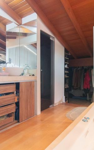 Casa à venda com 900m², 5 quartos e 8 vagas Casa à venda com 900m², 5 quartos e 8 vagasBanheiro do Quarto 5
