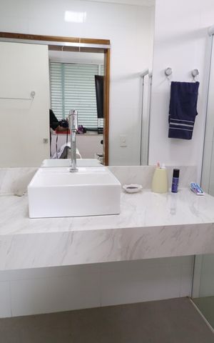 Casa para alugar com 490m², 4 quartos e 4 vagasBanheiro do Quarto 1