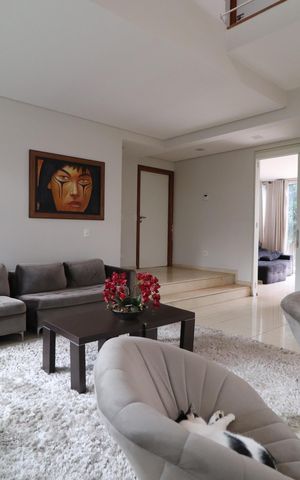 Casa para alugar com 490m², 4 quartos e 4 vagasSala