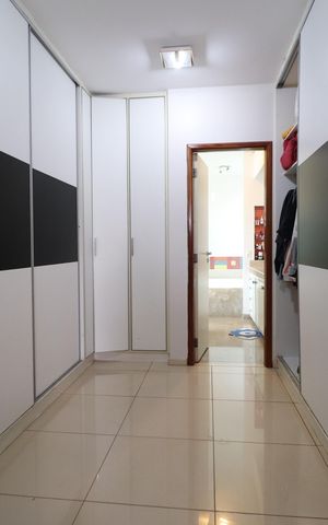 Casa para alugar com 490m², 4 quartos e 4 vagasQuarto 3 - Suíte - Closet