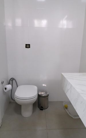 Casa para alugar com 490m², 4 quartos e 4 vagasBanheiro do Quarto 1