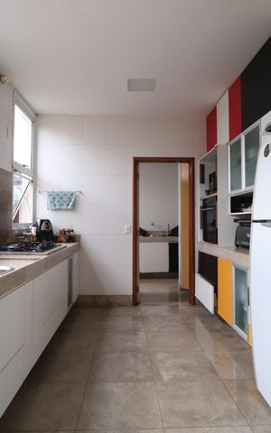 Casa para alugar com 490m², 4 quartos e 4 vagasCozinha