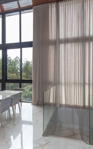 Casa de condomínio à venda com 450m², 4 quartos e 4 vagas Casa de condomínio à venda com 450m², 4 quartos e 4 vagasSala de Jantar
