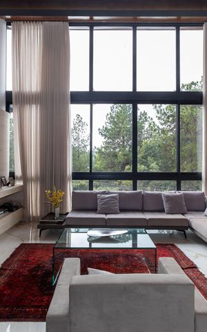 Casa de condomínio à venda com 450m², 4 quartos e 4 vagas Casa de condomínio à venda com 450m², 4 quartos e 4 vagasSala