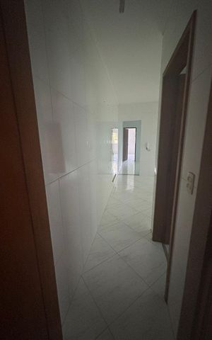 Casa à venda com 69m², 2 quartos e 1 vaga Casa à venda com 69m², 2 quartos e 1 vagaCorredor