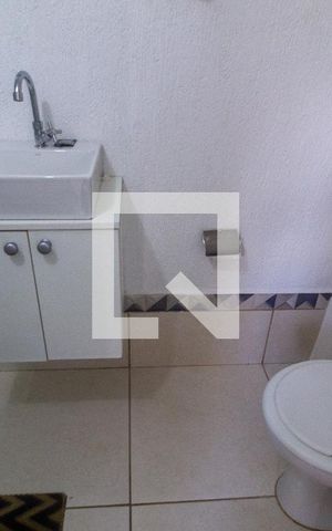 Studio para alugar com 30m², 1 quarto e sem vaga Studio para alugar com 30m², 1 quarto e sem vagaBanheiro