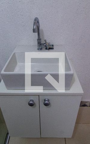 Studio para alugar com 29m², 1 quarto e sem vaga Studio para alugar com 29m², 1 quarto e sem vagaBanheiro