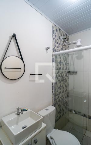 Studio para alugar com 30m², 1 quarto e sem vaga Studio para alugar com 30m², 1 quarto e sem vagaBanheiro