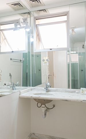Studio à venda com 28m², 1 quarto e 1 vaga Studio à venda com 28m², 1 quarto e 1 vagaBanheiro da Suíte