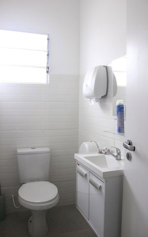 Casa para alugar com 109m², 2 quartos e 2 vagasBanheiro 1