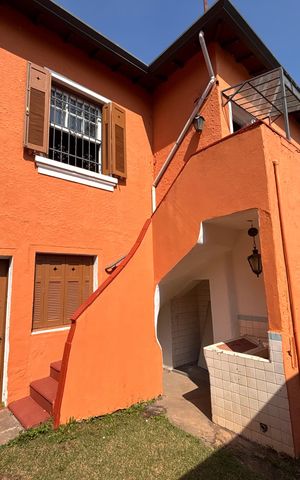 Casa para alugar com 200m², 2 quartos e 1 vaga Casa para alugar com 200m², 2 quartos e 1 vagaFachada