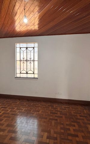 Casa para alugar com 200m², 2 quartos e 1 vaga Casa para alugar com 200m², 2 quartos e 1 vagaSala