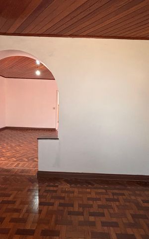 Casa para alugar com 200m², 2 quartos e 1 vaga Casa para alugar com 200m², 2 quartos e 1 vagaSala
