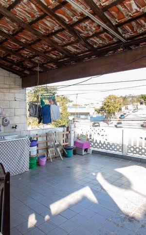 Casa à venda com 230m², 4 quartos e 2 vagasÁrea de Serviço