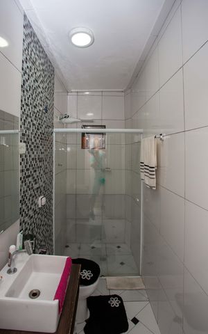 Casa à venda com 230m², 4 quartos e 2 vagasBanheiro - Casa 2